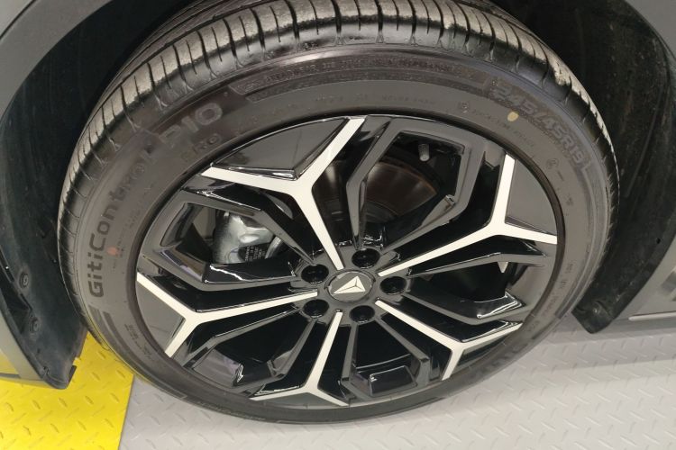 Deepal L07 2025 car image #9