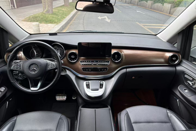 Mercedes-Benz V Class 2022 #9 Mercedes-Benz V Class 2022 car image #9