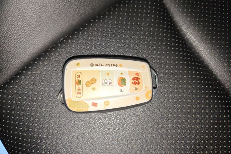 Toyota C-HR 2023 immagine di auto #9