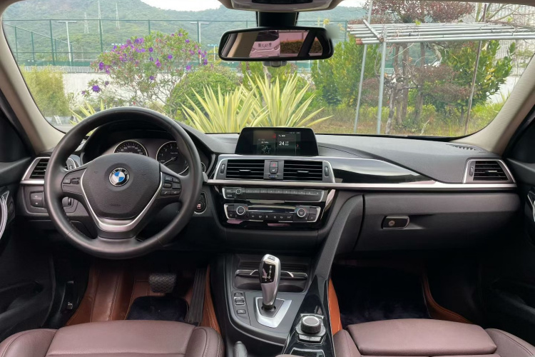 BMW 3 Series 2017 #9 BMW 3 Series 2017 car image #9