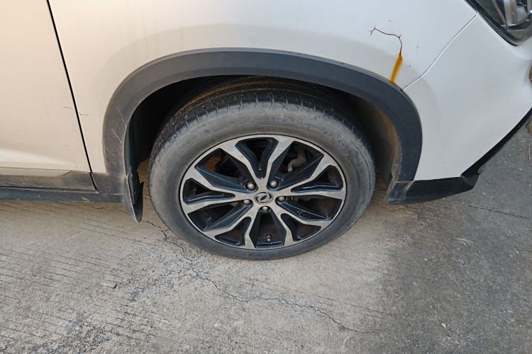 Forthing JOYEAR X5 2017 #9 Forthing JOYEAR X5 2017 car image #9