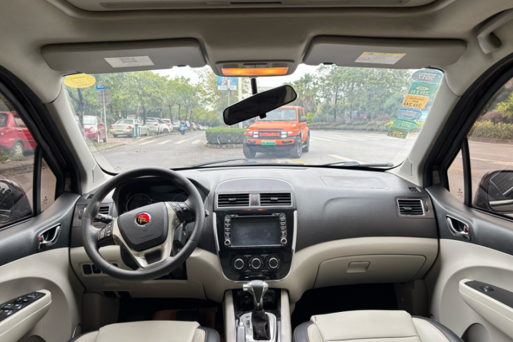 Forthing JOYEAR XV 2016 car image #9