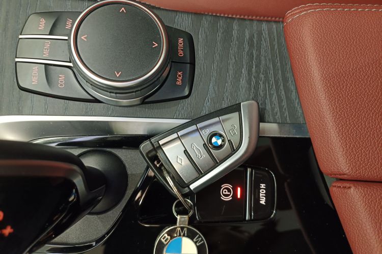 BMW 5 Series New Energy 2021 #9 BMW 5 Series New Energy 2021 car image #9