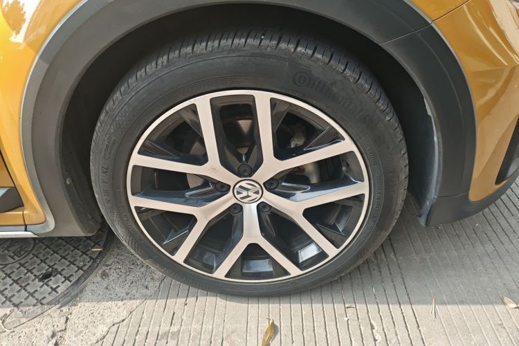 Volkswagen Beetle 2018 car image #9