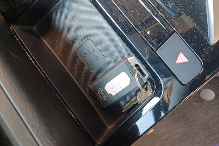 BYD Yuan New Energy 2019 car image #9