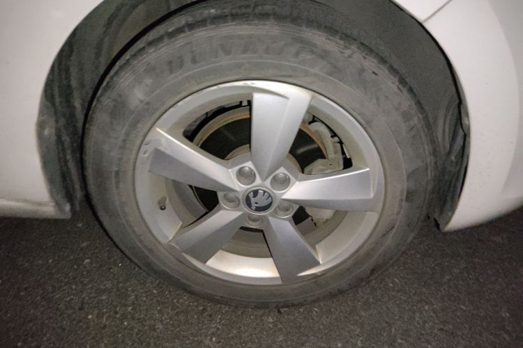 Skoda Rapid Spaceback 2018 immagine di auto #9