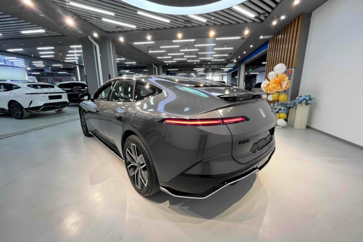 Avatr 12 2023 car image #9