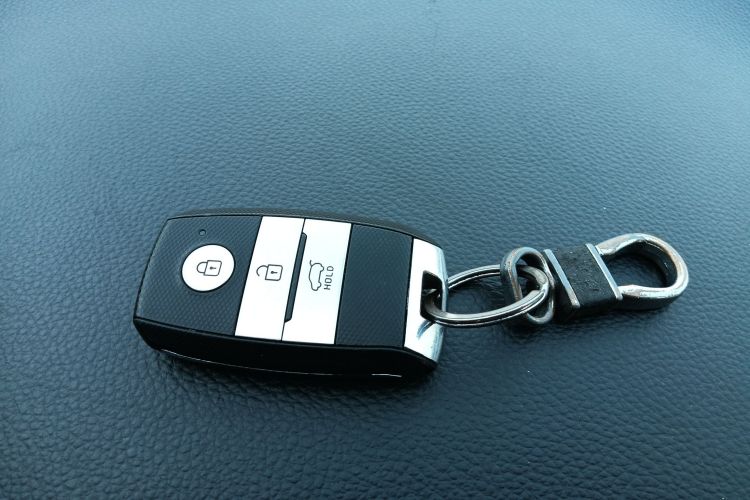 Kia Stonic 2016 #9 Kia Stonic 2016 car image #9