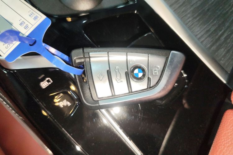 BMW 5 Series New Energy 2023 immagine di auto #9