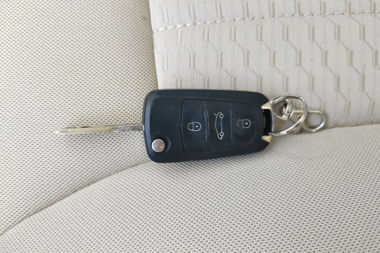 Great Wall C30 2015 car image #9