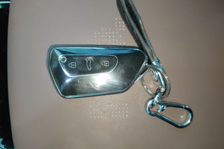 Volkswagen ID.6 X 2022 car image #9