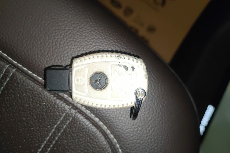 Mercedes-Benz GLS Class 2018 car image #9