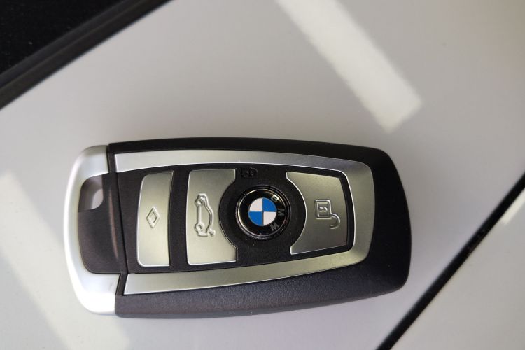 BMW 5 Series GT 2016 #9 BMW 5 Series GT 2016 immagine di auto #9