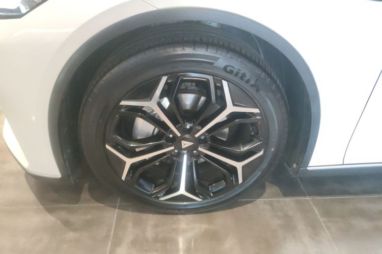 Deepal SL03 2023 car image #9