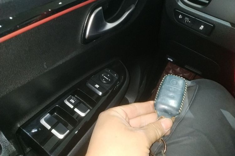 Kia Rio Cross 2019 car image #9