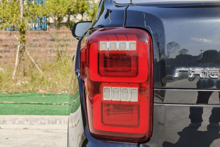 GAC Trumpchi GS7 2018 car image #9