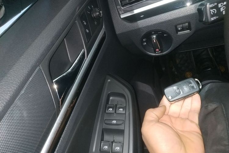 Volkswagen C-Trek 2019 car image #9