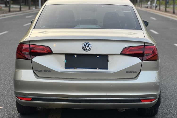 Volkswagen Bora 2018 car image #9