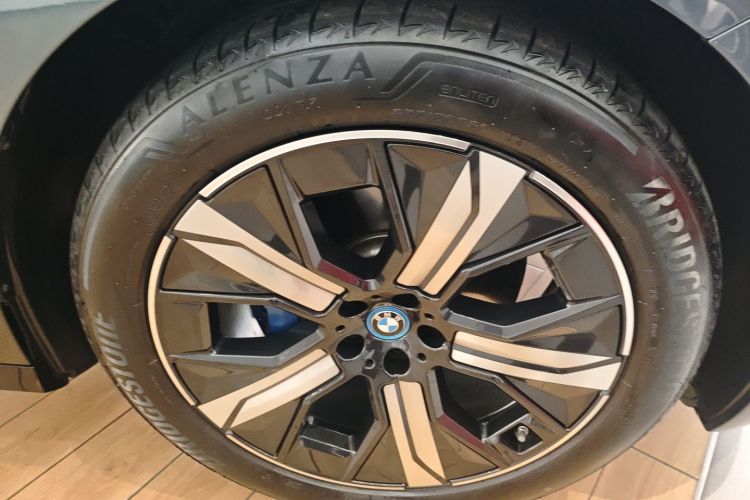 BMW iX 2023 #9 BMW iX 2023 car image #9