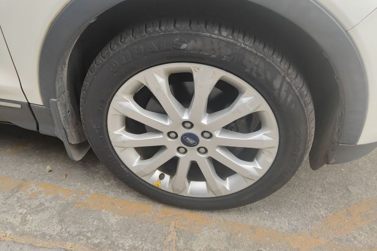 Ford Kuga 2014 car image #9