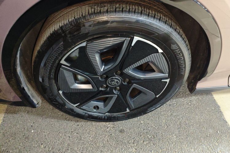 Toyota bZ3 2023 immagine di auto #9