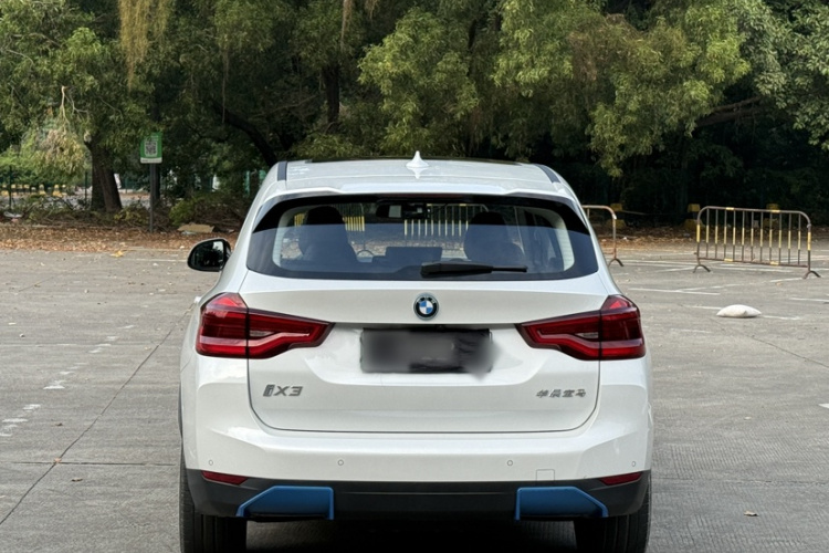BMW iX3 2020 car image #9