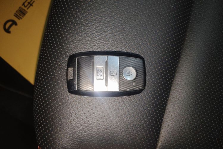 Kia Rio Cross 2018 صورة سيارة #9