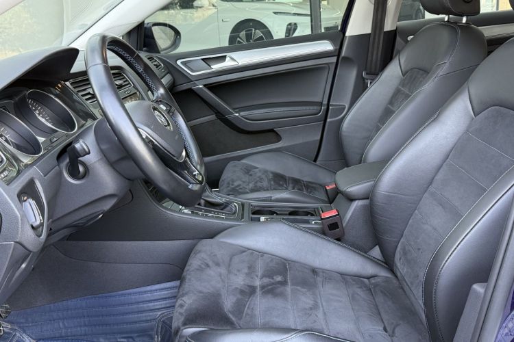 Volkswagen Golf Pure Electric 2020 #9 Volkswagen Golf Pure Electric 2020 car image #9