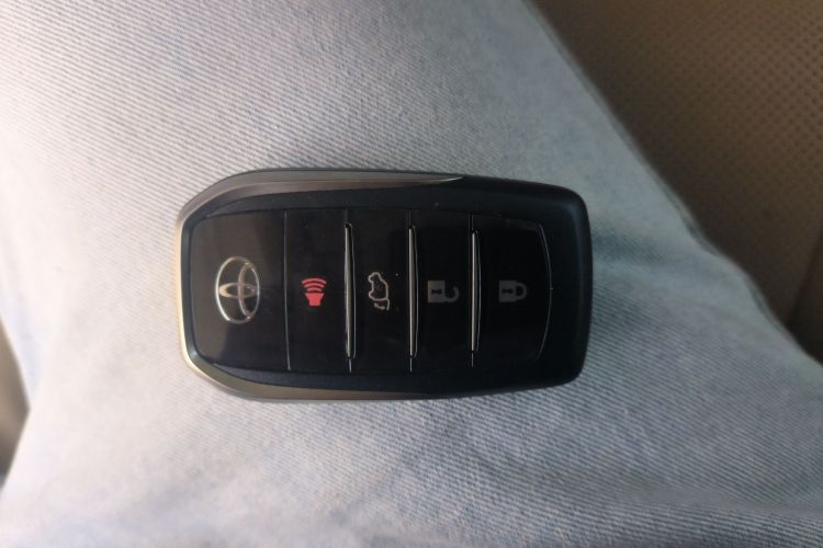 Toyota 2020 صورة سيارة #9