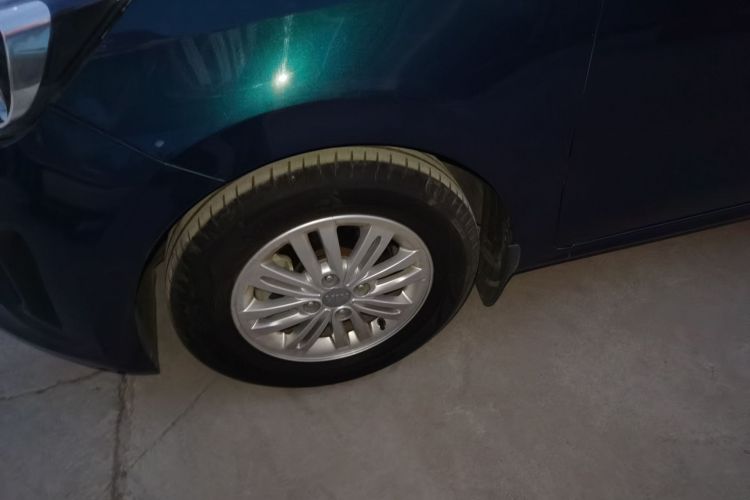 Kia 2019 car image #9