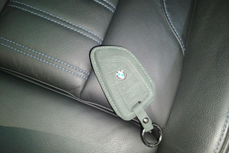 BMW X4 M40i 2022 #9 BMW X4 M40i 2022 car image #9