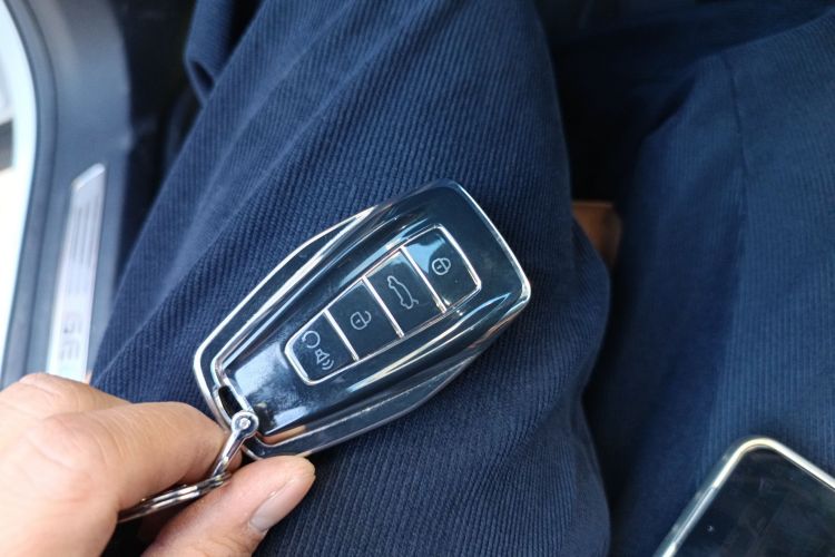 GEELY 2023 image de voiture #9