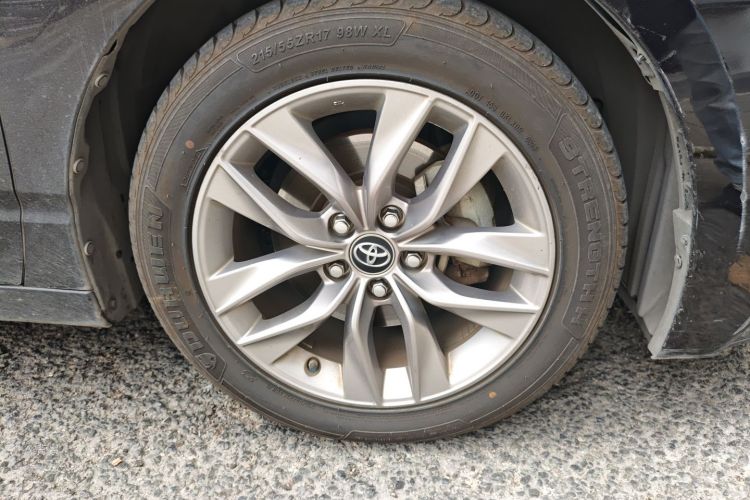 Toyota Avalon 2019 car image #9