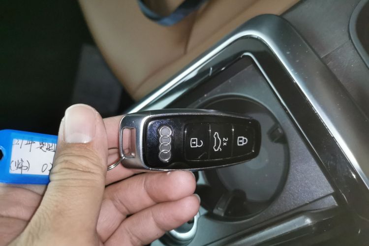 Audi Q8 2021 immagine di auto #9