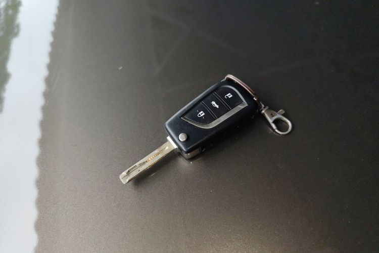 Toyota Reiz 2013 immagine di auto #9