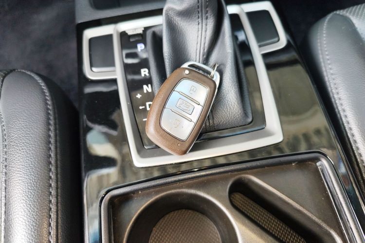 Hyundai Mistra 2016 #9 Hyundai Mistra 2016 car image #9