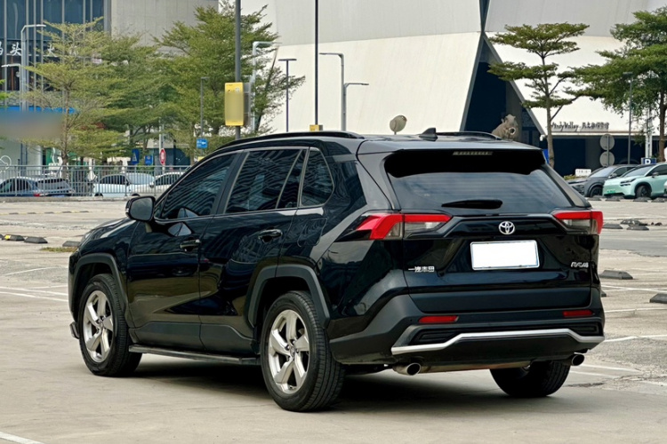 Toyota RAV4 2022 image de voiture #9