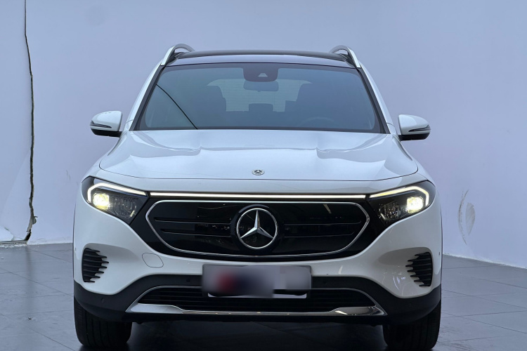 Mercedes-Benz EQB Class 2024 car image #9