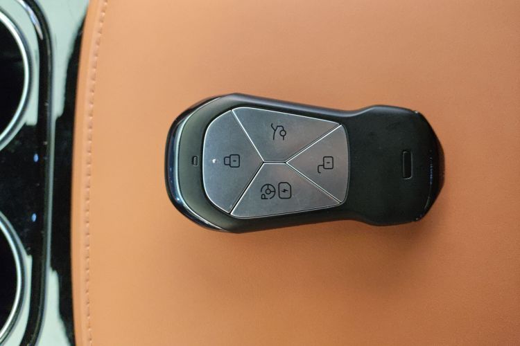 Xpeng G9 2023 immagine di auto #9