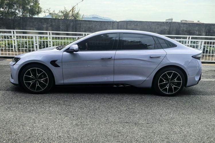 BYD Seal 2024 immagine di auto #9