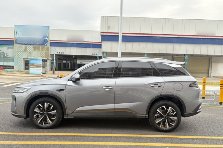 BYD Sea Lion 05 DM-i 2025 car image #9