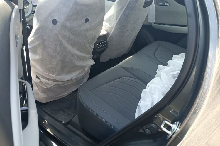 Changan UNI-Z PHEV 2025 #9 Changan UNI-Z PHEV 2025 car image #9