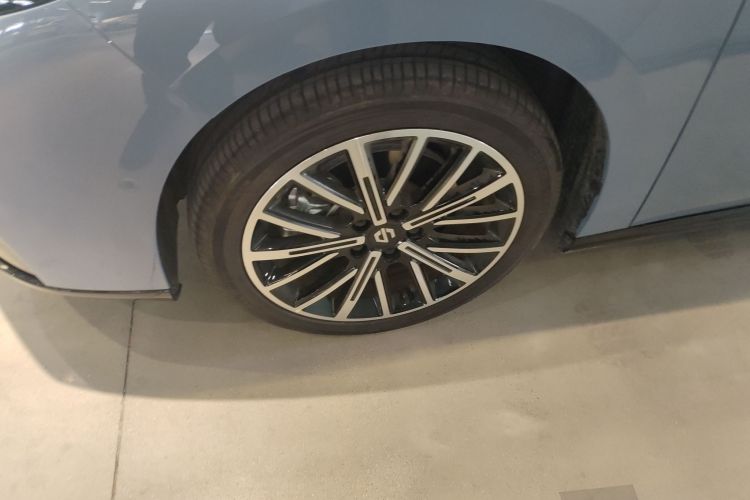 零跑汽车 零跑B01 2025 汽车图片 #9