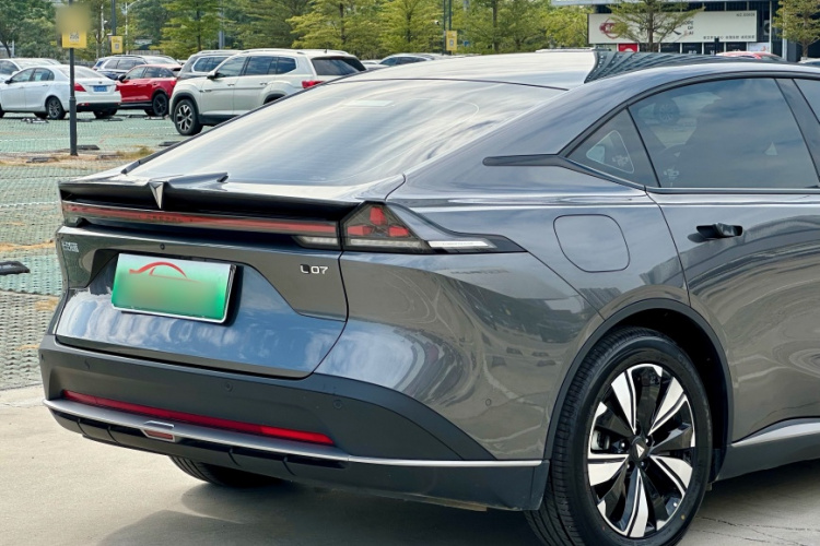 Deepal L07 2025 car image #9