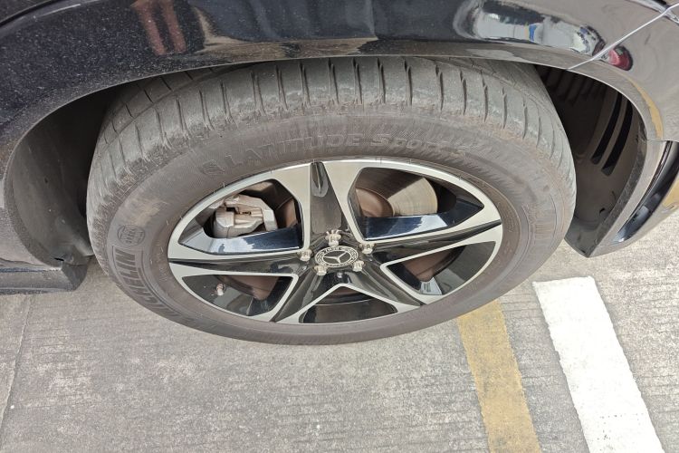 Mercedes-Benz GLE Class New Energy 2021 car image #9