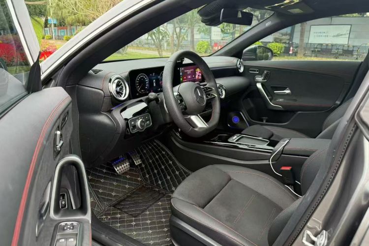 Mercedes-Benz CLA Class (Imported) 2025 #9 Mercedes-Benz CLA Class (Imported) 2025 car image #9