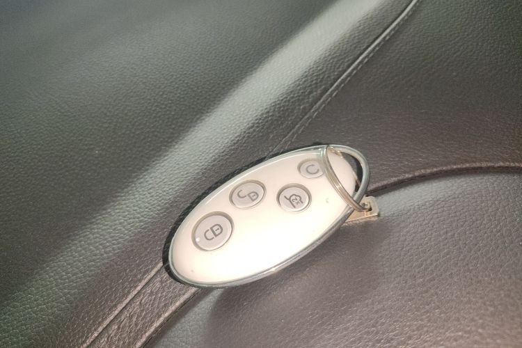 BYD Yuan New Energy 2018 car image #9