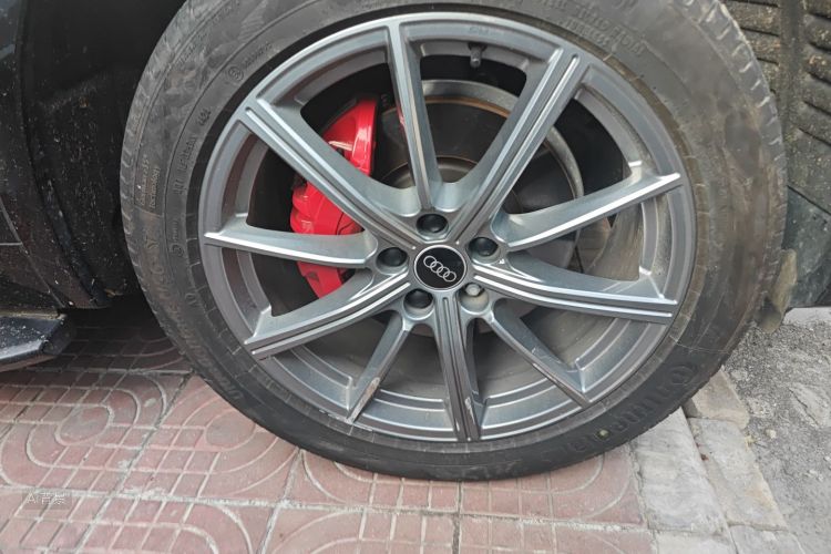 Audi Q5L 2024 car image #9