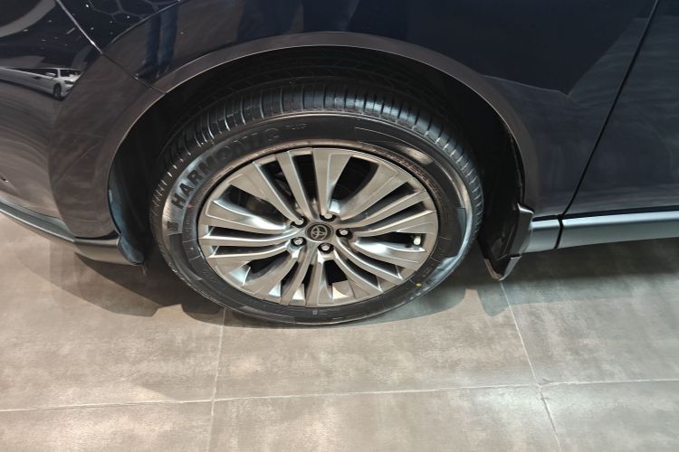 Toyota Harrier 2023 car image #9