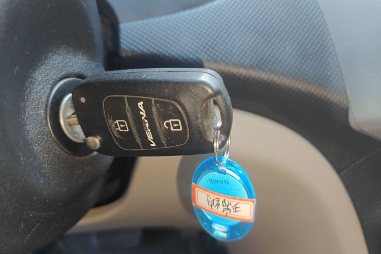 Hyundai Reina 2017 #9 Hyundai Reina 2017 car image #9